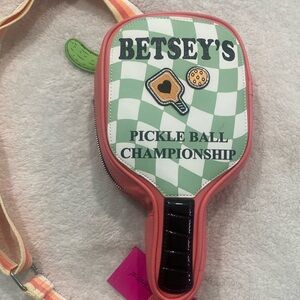🆕🥒Betsey Johnson “PICKLE BALL”Crossbody Bag. Coral colored with mint green.